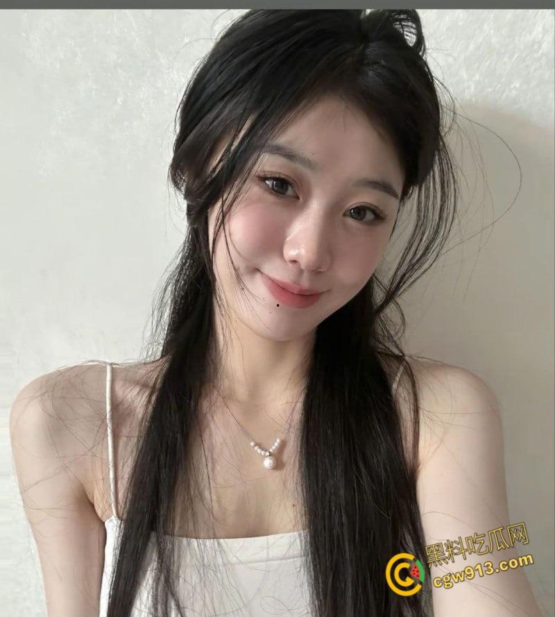 黑龙江鹤岗嫩妹【刘茹雅】，和男友出租房做爱，露脸无套各种后入，小翘臀啪啪作响，颜射吞精巨反差！-3