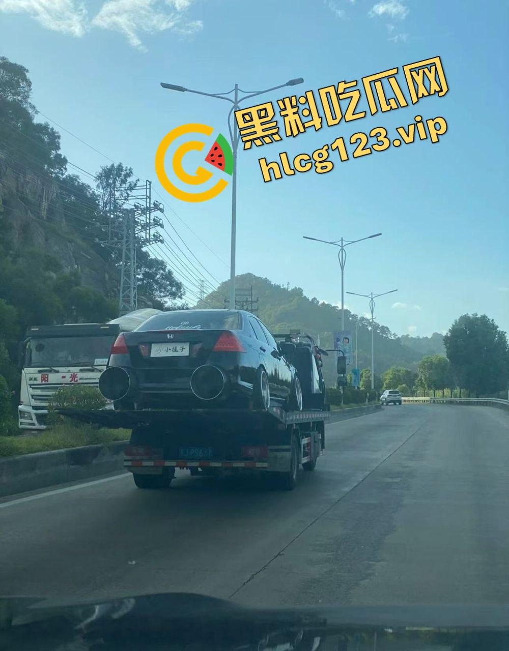 广东抖音网红改装车离谱！排气孔大到能塞下一个人，玩得也太过分了吧！-2