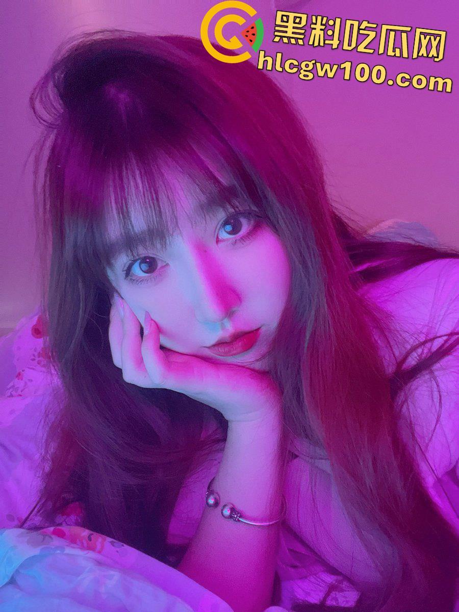 天津【郝天莙】按主人命令社死曝光，高颜值粉嫩白虎骚穴，纹身肥臀玩肛塞-10